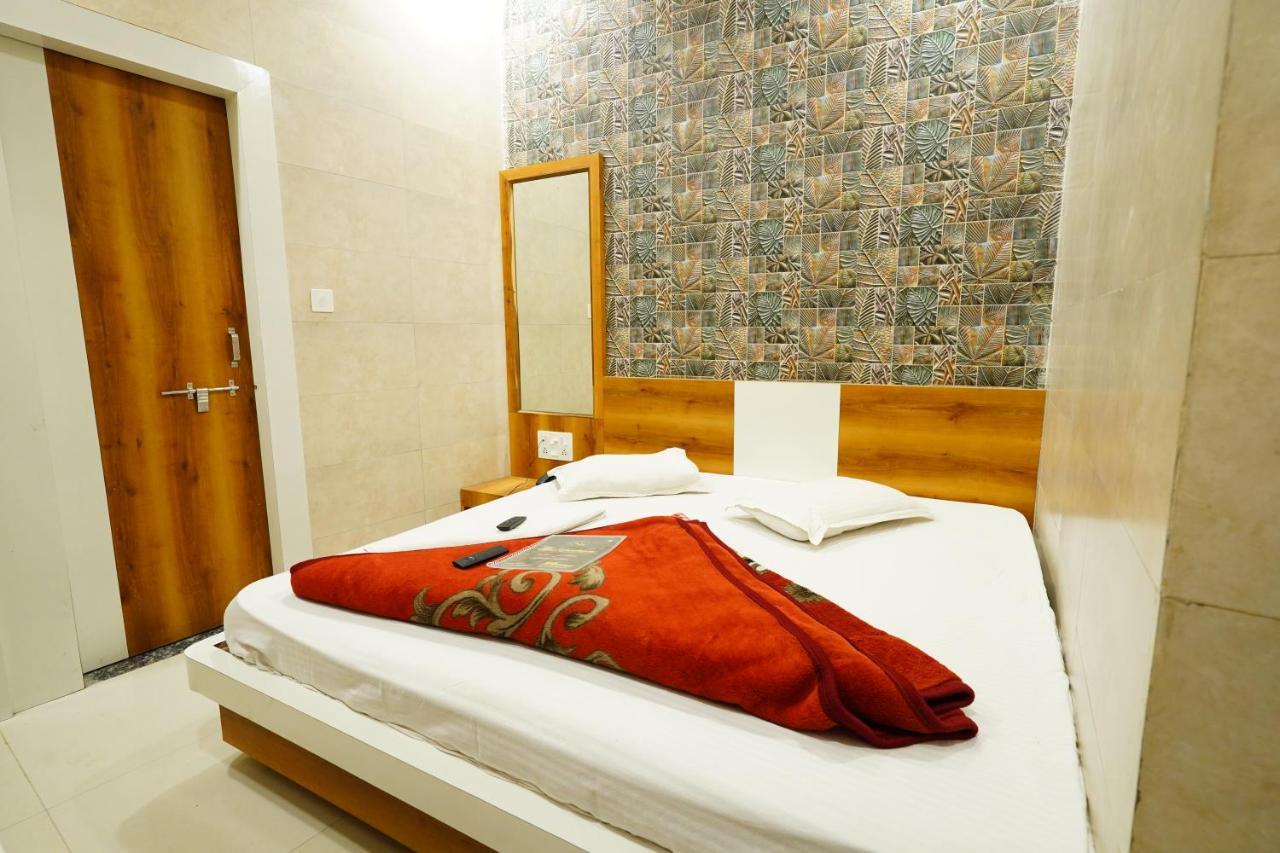 Hotel New Sundaram 150 Mtrs From Dargah Ajmer Ngoại thất bức ảnh
