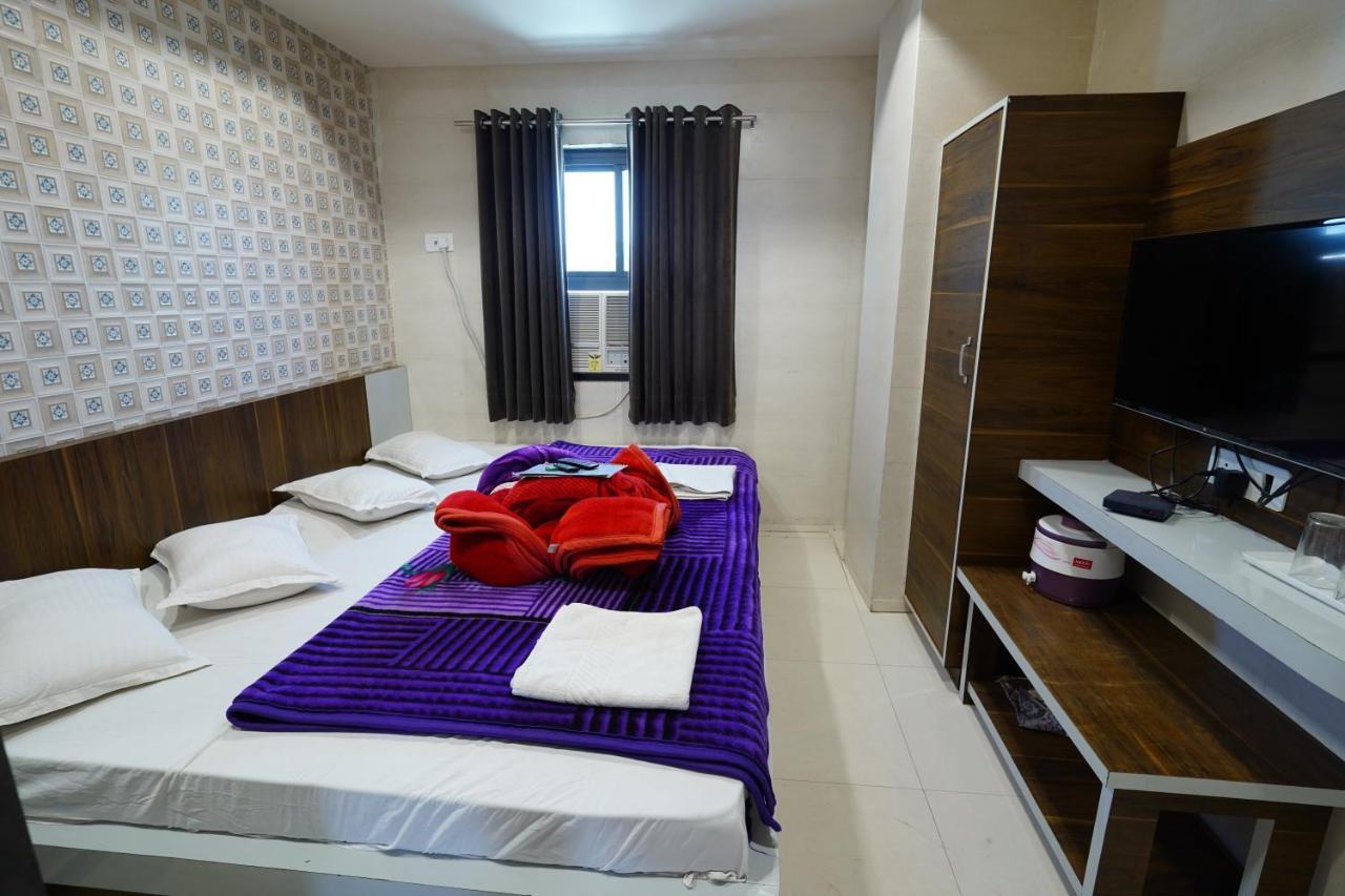 Hotel New Sundaram 150 Mtrs From Dargah Ajmer Ngoại thất bức ảnh
