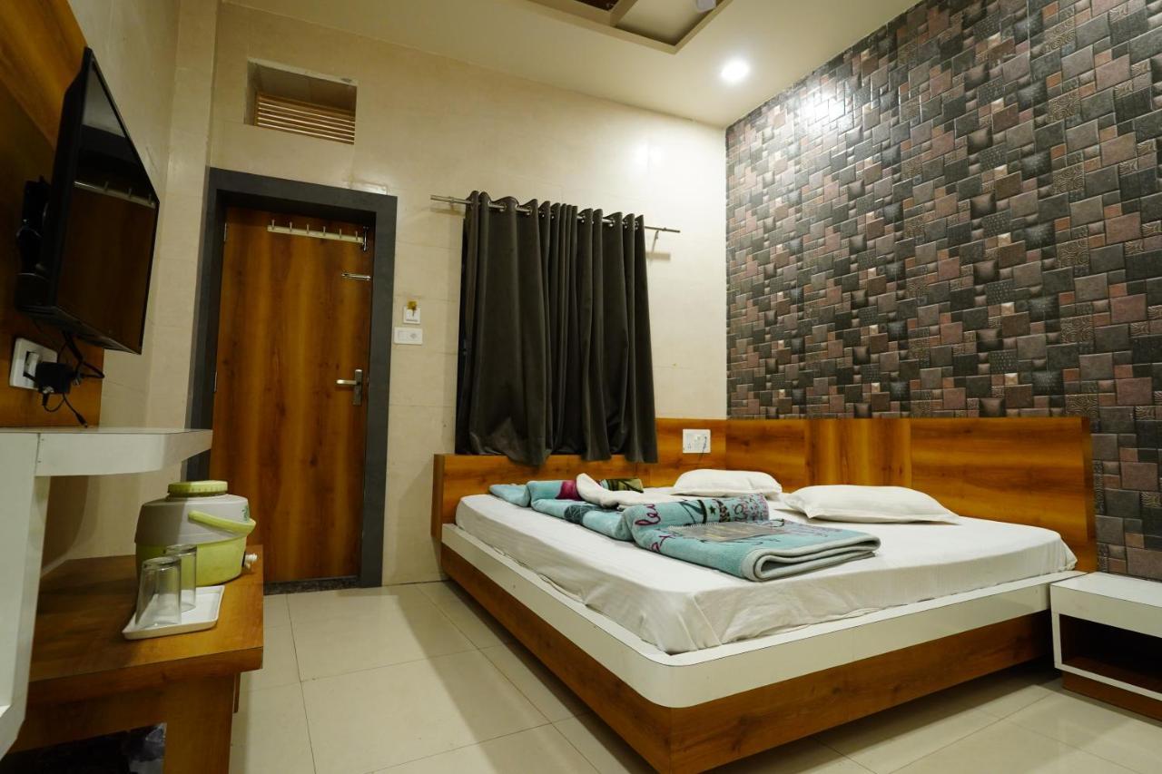 Hotel New Sundaram 150 Mtrs From Dargah Ajmer Ngoại thất bức ảnh
