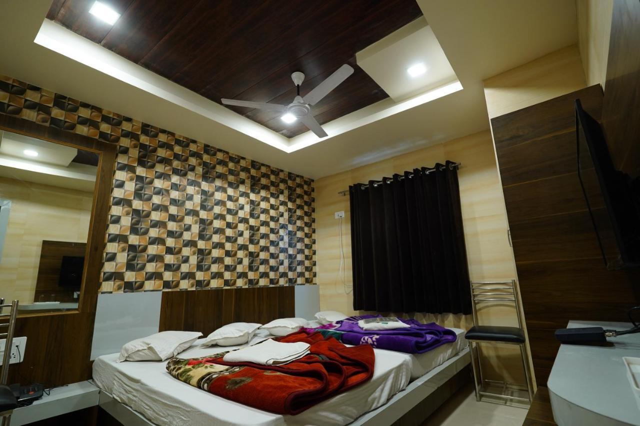 Hotel New Sundaram 150 Mtrs From Dargah Ajmer Ngoại thất bức ảnh