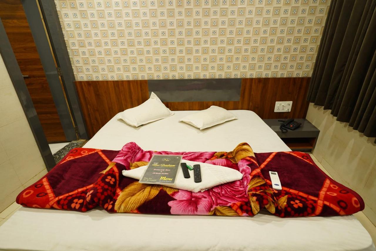 Hotel New Sundaram 150 Mtrs From Dargah Ajmer Ngoại thất bức ảnh