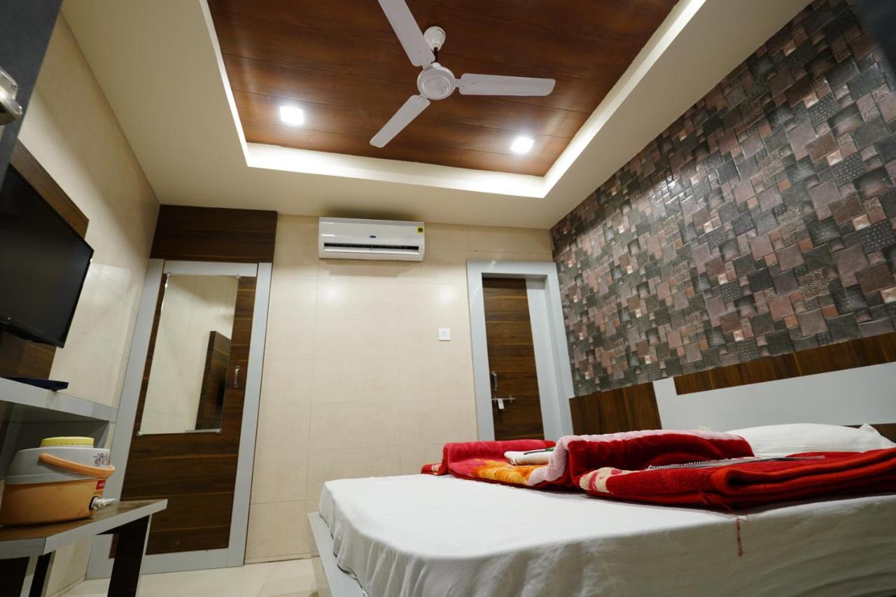 Hotel New Sundaram 150 Mtrs From Dargah Ajmer Ngoại thất bức ảnh