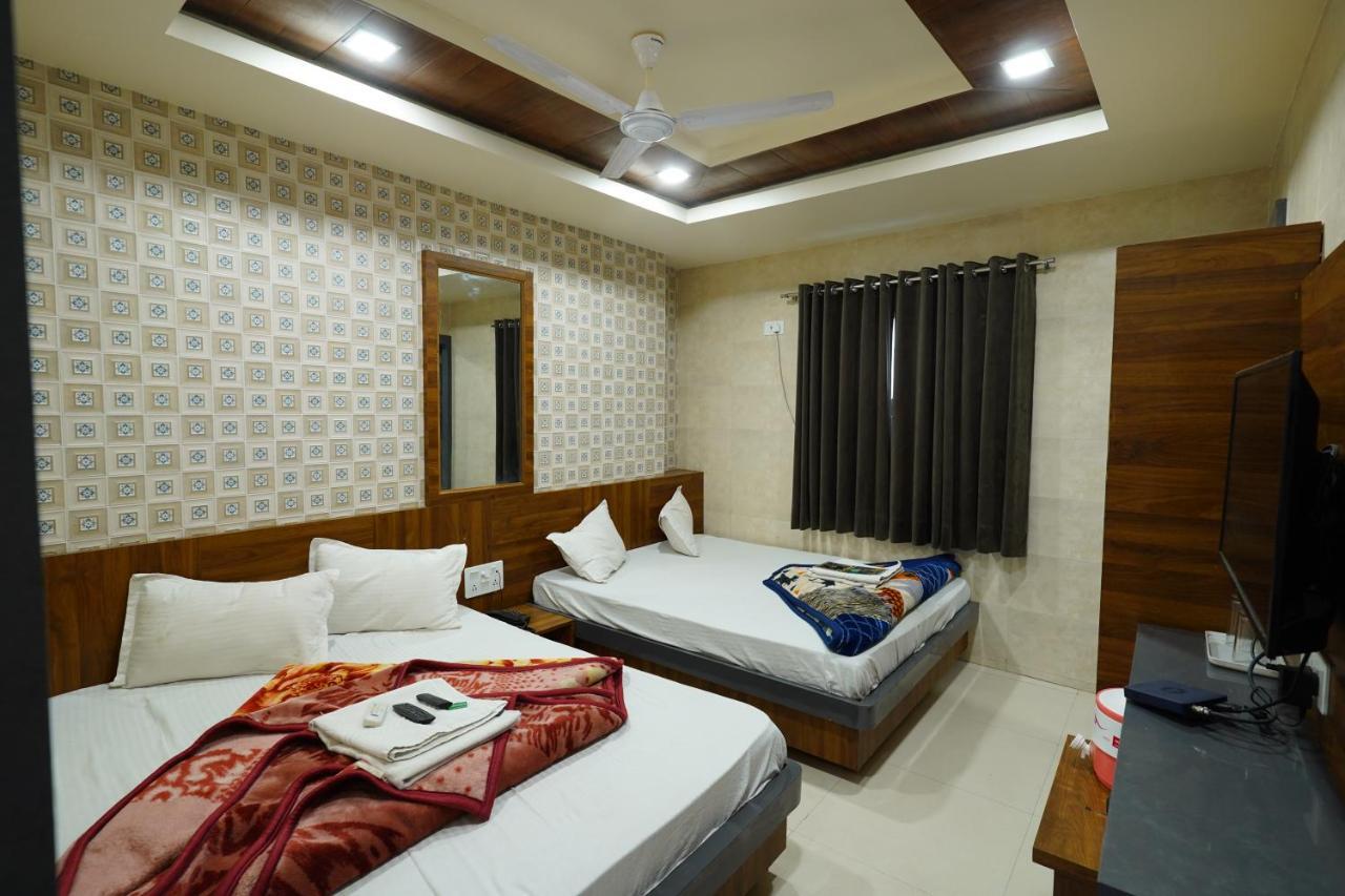 Hotel New Sundaram 150 Mtrs From Dargah Ajmer Ngoại thất bức ảnh