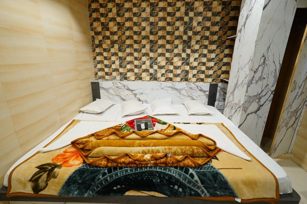 Hotel New Sundaram 150 Mtrs From Dargah Ajmer Ngoại thất bức ảnh