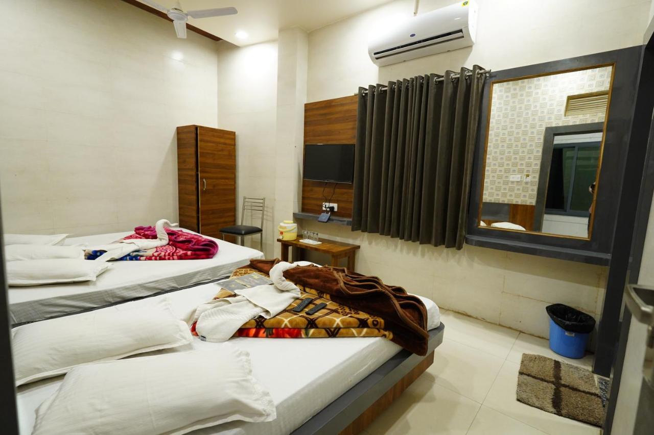 Hotel New Sundaram 150 Mtrs From Dargah Ajmer Ngoại thất bức ảnh
