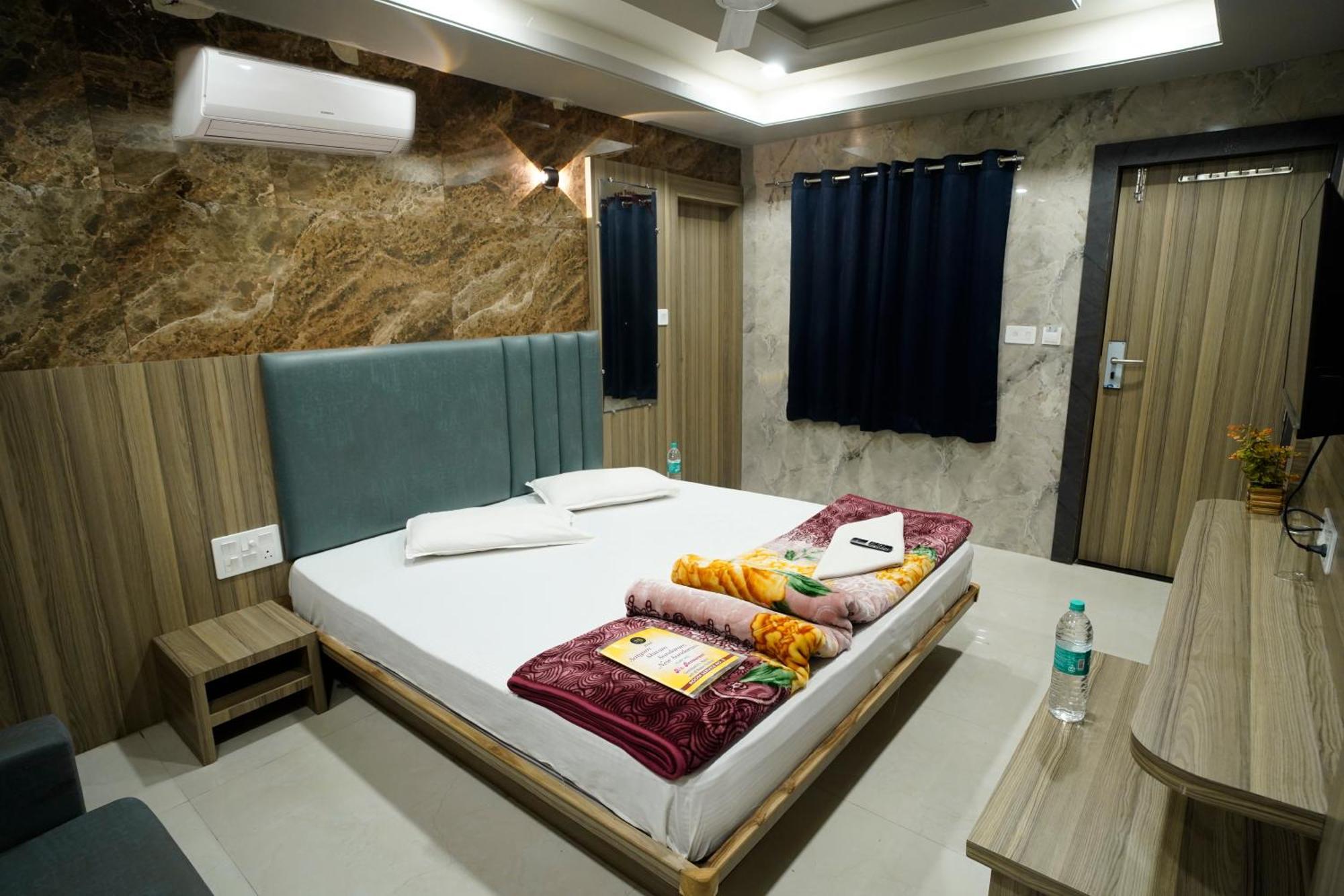 Hotel New Sundaram 150 Mtrs From Dargah Ajmer Ngoại thất bức ảnh
