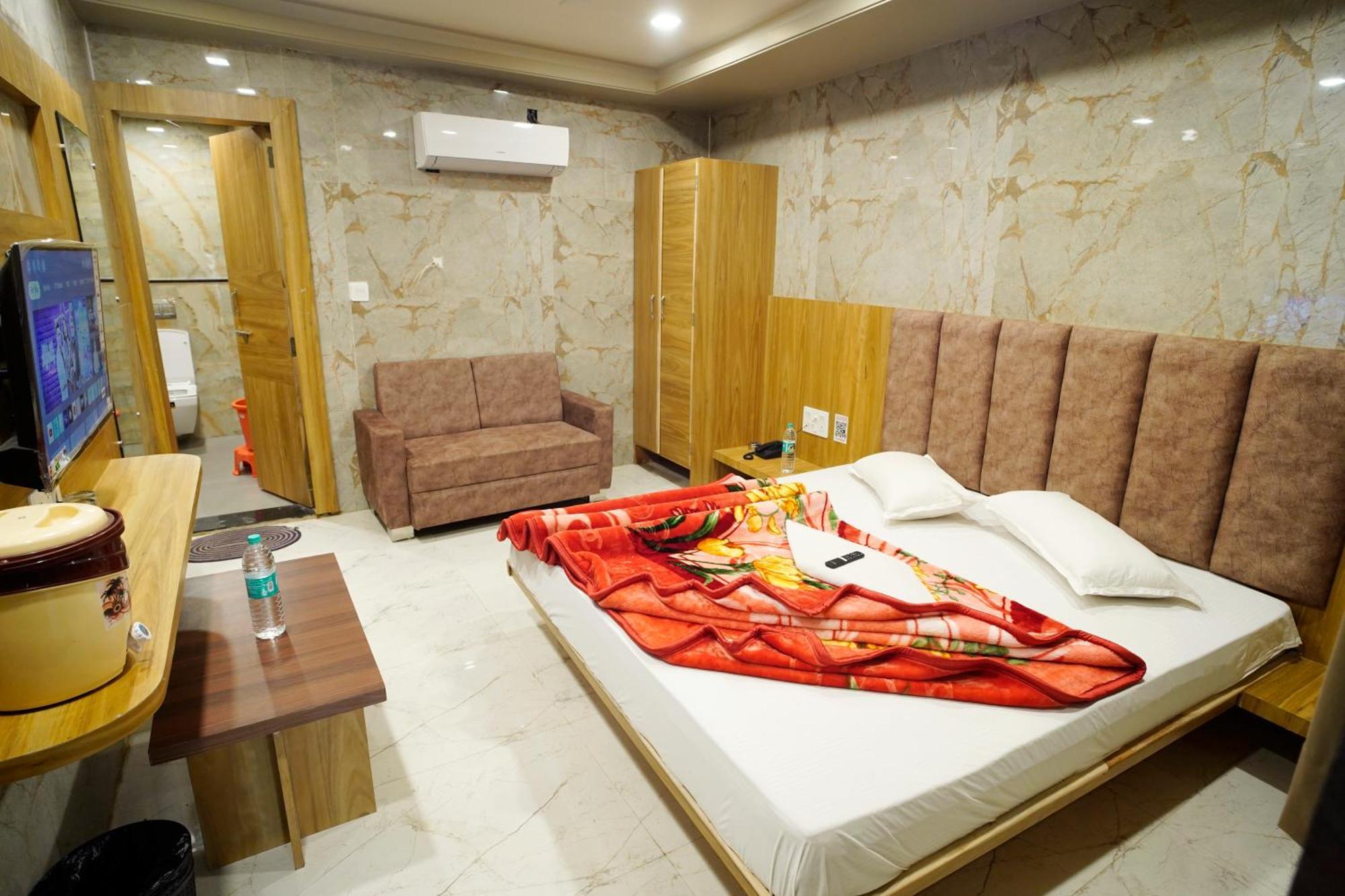 Hotel New Sundaram 150 Mtrs From Dargah Ajmer Ngoại thất bức ảnh