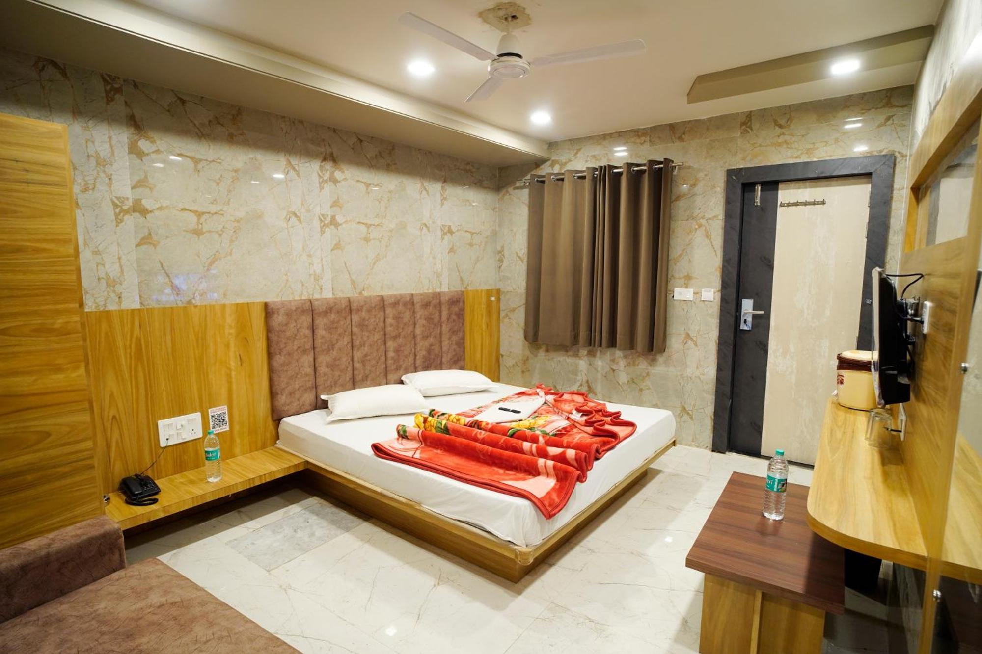 Hotel New Sundaram 150 Mtrs From Dargah Ajmer Ngoại thất bức ảnh