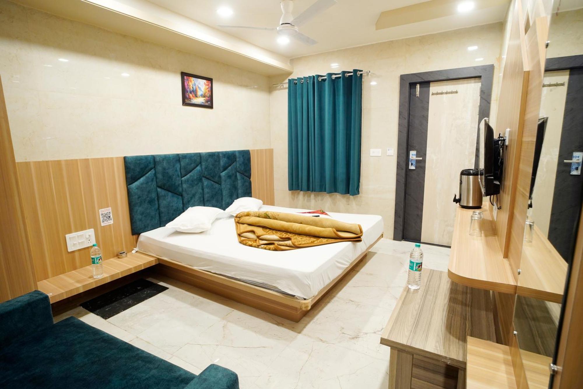 Hotel New Sundaram 150 Mtrs From Dargah Ajmer Ngoại thất bức ảnh