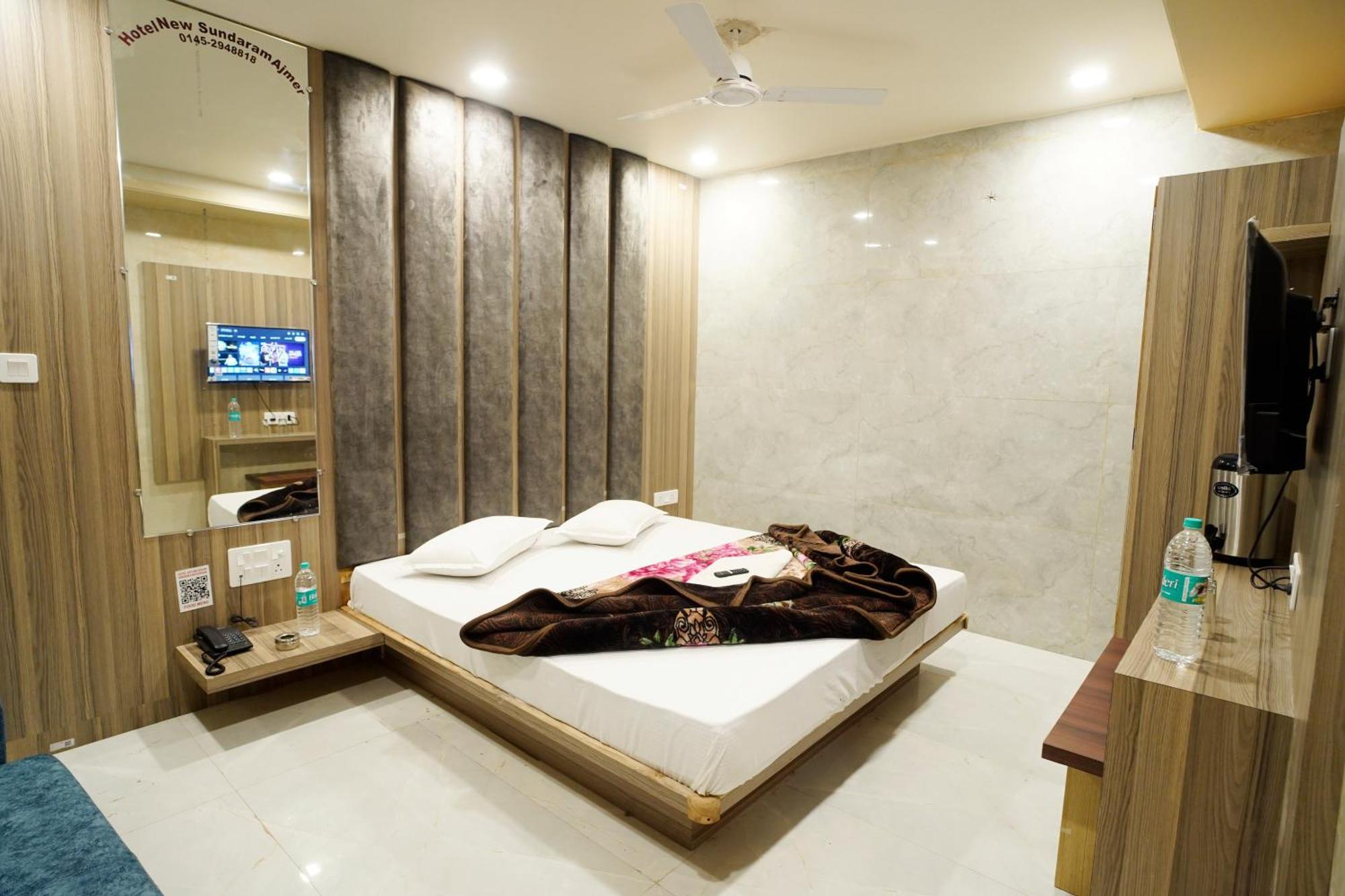 Hotel New Sundaram 150 Mtrs From Dargah Ajmer Ngoại thất bức ảnh