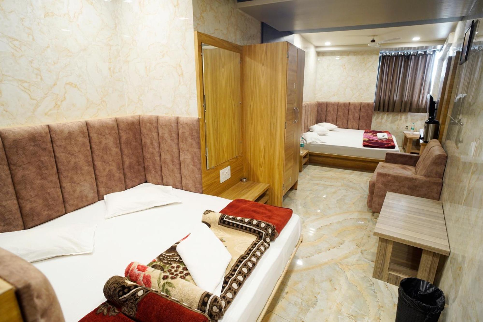 Hotel New Sundaram 150 Mtrs From Dargah Ajmer Ngoại thất bức ảnh